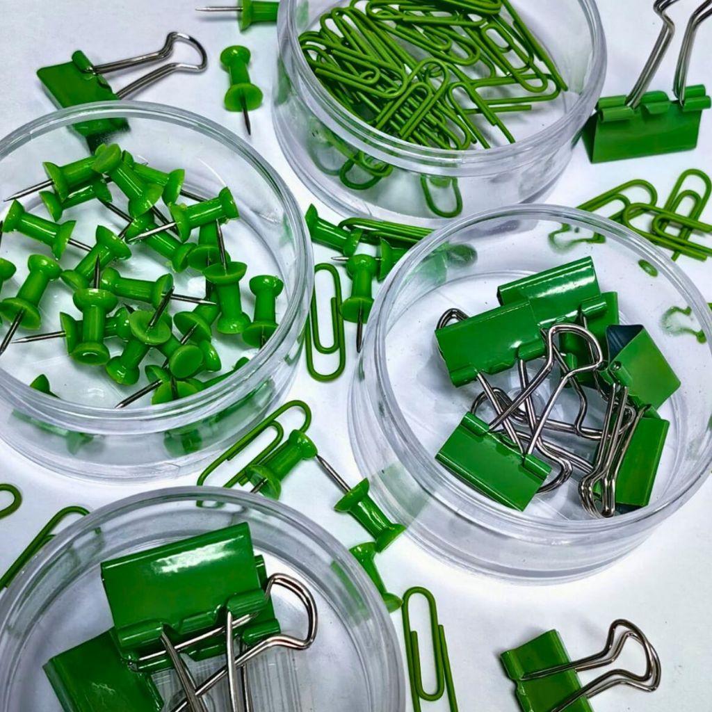 Kit Organizador com 04 Itens Clips Prendedor Alfinete Office Escritório Papel Pasta Material em Oferta na Shopee