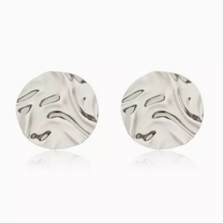 Brinco Chapa Martelado Banhado a Prata Design Sofisticado e Cheio de Estilo Potere Semijoias