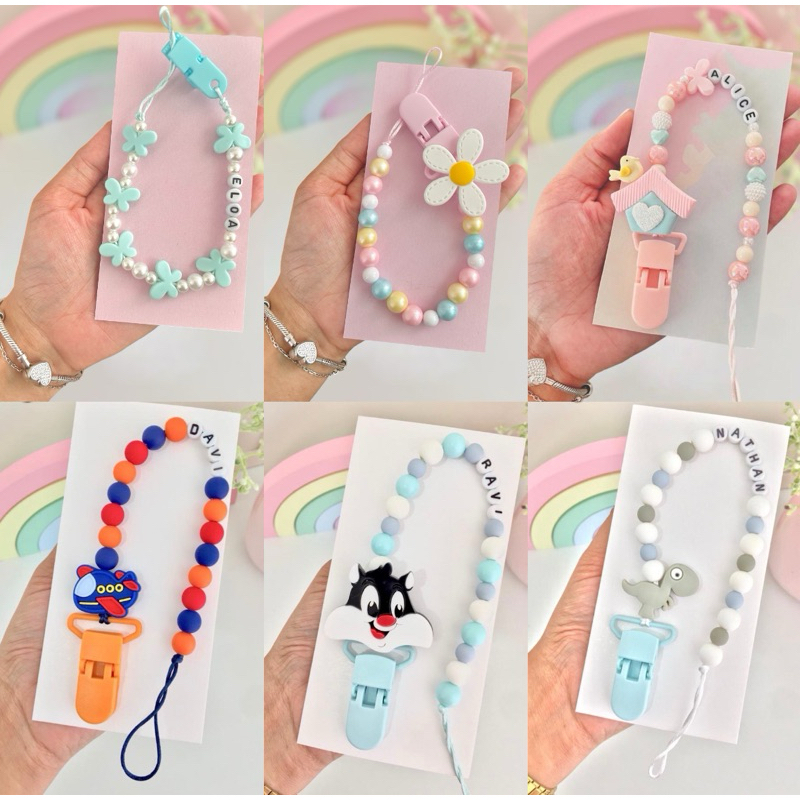 prendedor de chupeta  com nome do bebê menina e menino em Oferta na Shopee