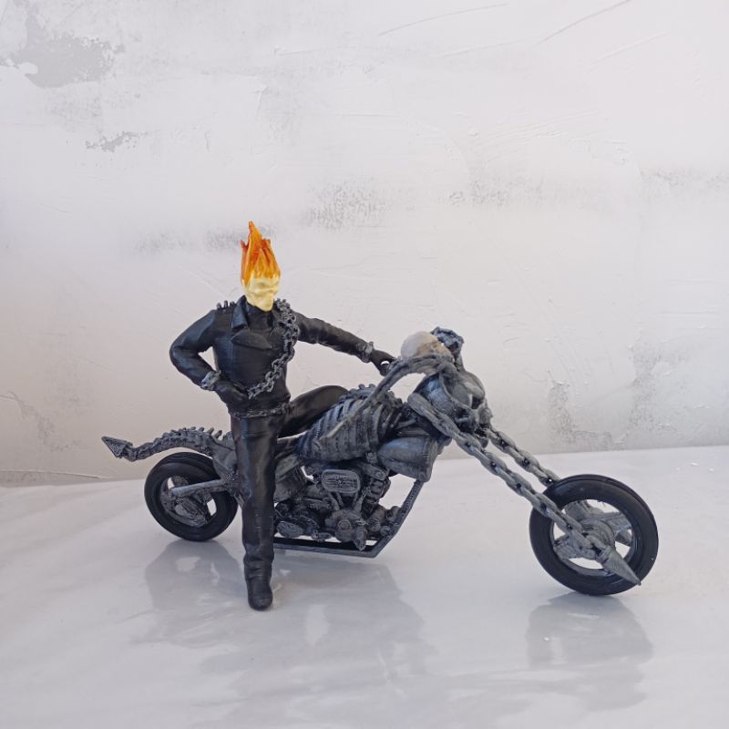 Boneco Motoqueiro Fantasma 15cm Boneco Sentado Cumprimento da Moto 25cm Figura de Ação