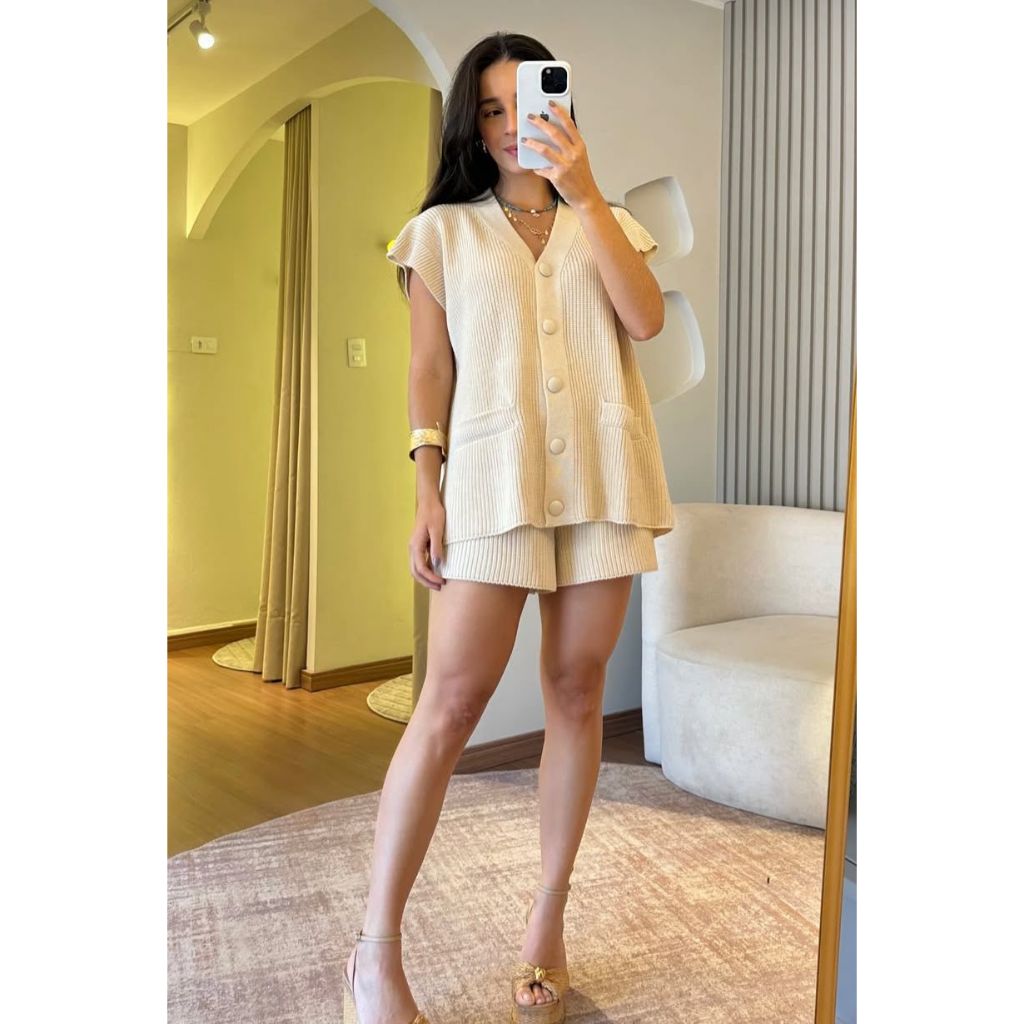 Conjunto Feminino Trico Shorts e Max Colete Blusa Regata com Botões Moda Feminina Trend Mo...