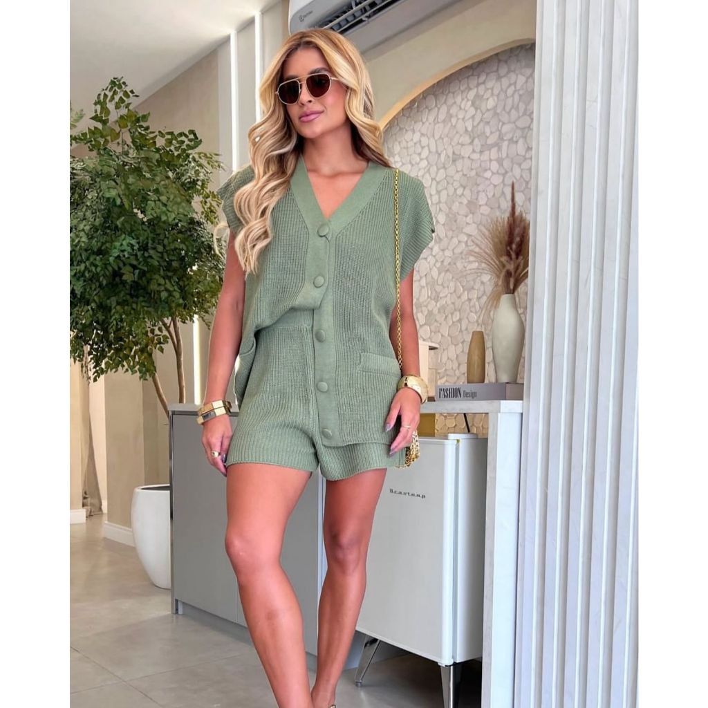 Conjunto Feminino Trico Shorts e Max Colete Blusa Regata com Botões Moda Feminina Trend Mo...