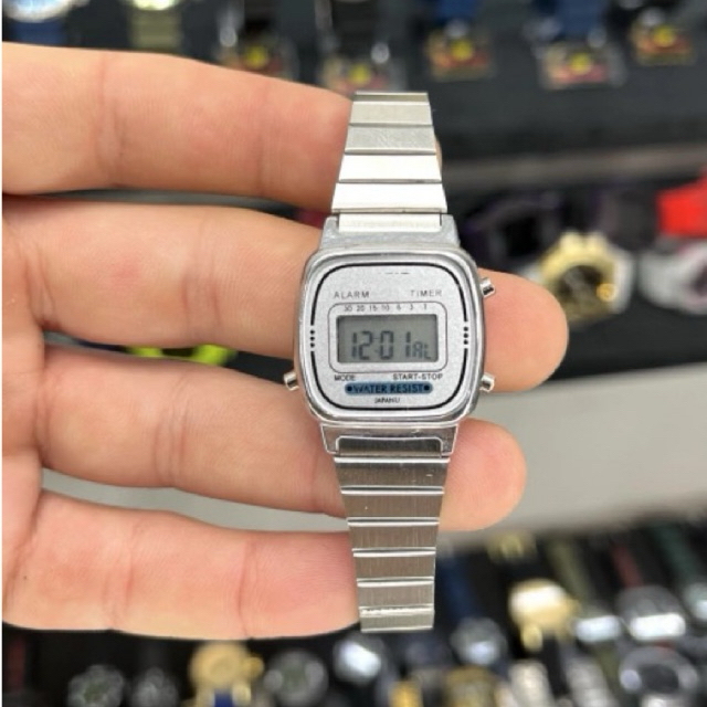 Mega promoção dia das mães Relógio Retro digitsl csssio Feminino Vintage Prata Tamanho Mini com caixa envio Rápido em Oferta na Shopee