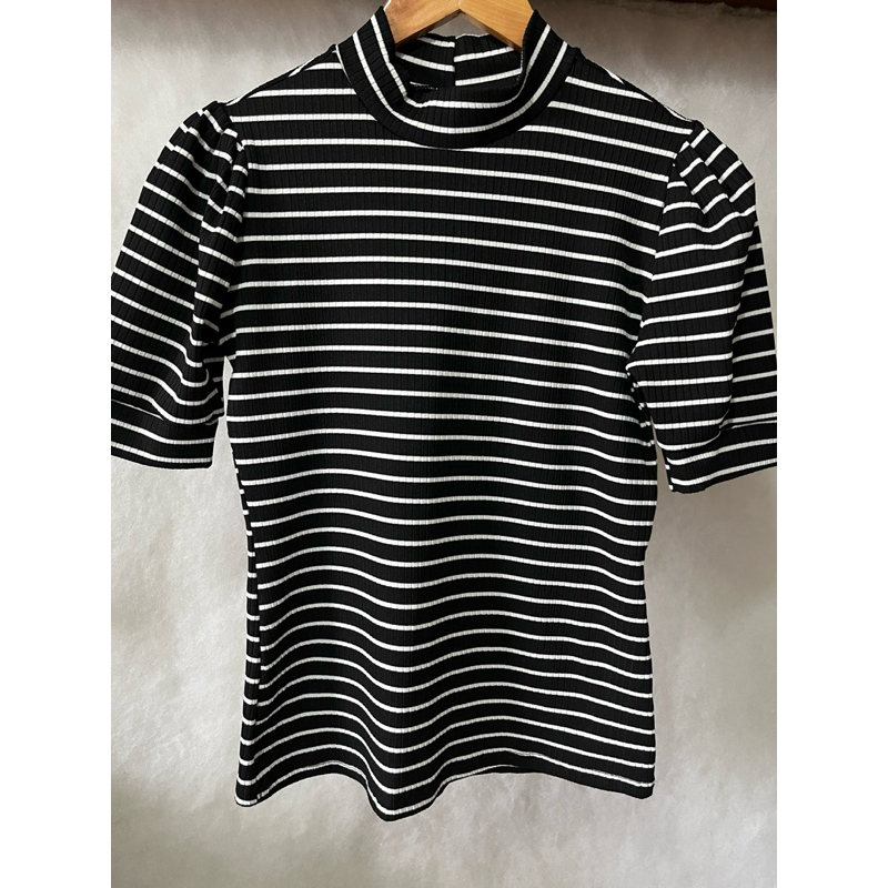 LEIA ANÚNCIO Blusa Renda Ombro à mostra Branca Azul Preta Listrada Canelada Estampada Cobra Bicho Moda Feminina