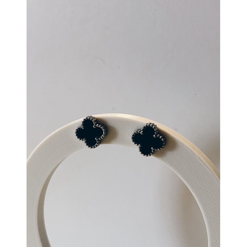 Brinco Trevo 4 Folhas Preto e Madrepérola - Prata Minimalista - Alhambra