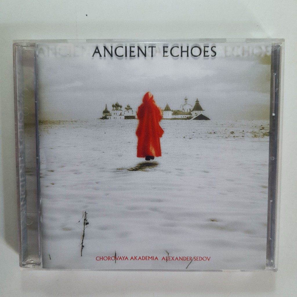 Cd Ancient Echoes, importado, seminovo. Coletânea, artistas do norte da Russia.