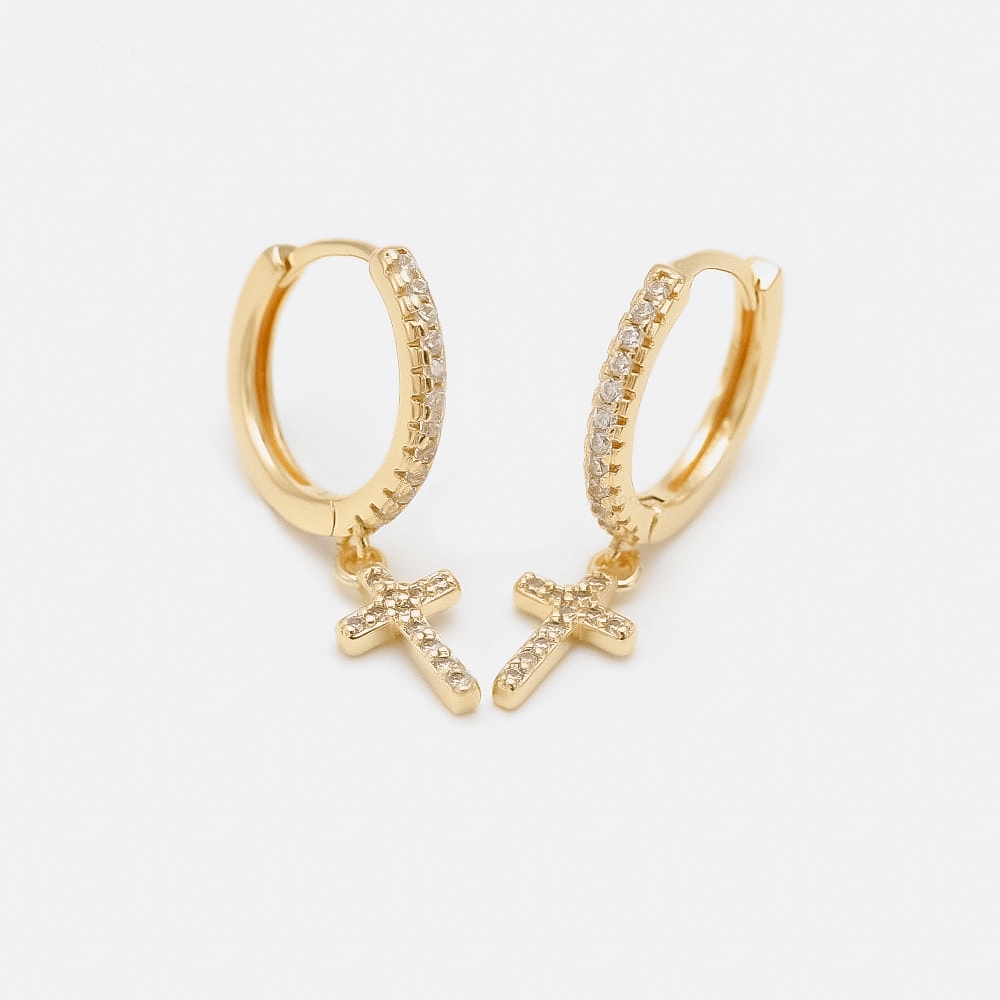 Brinco Argolinha Click Argola com Pingente de Cruz Todo Cravejado com Zircônias Banhado a Ouro