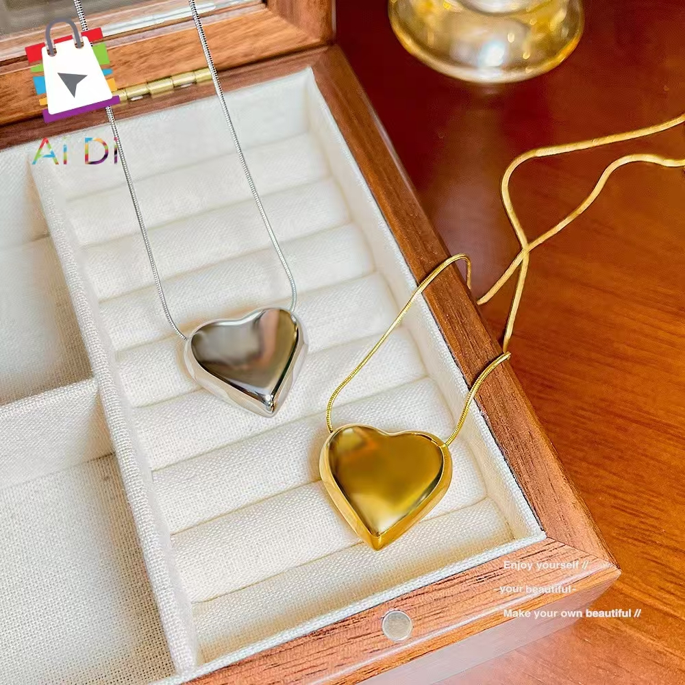 Colar Feminino em Aço Inoxidável Folheado a Ouro 18K – Design Clássico, Elegante e Durável
