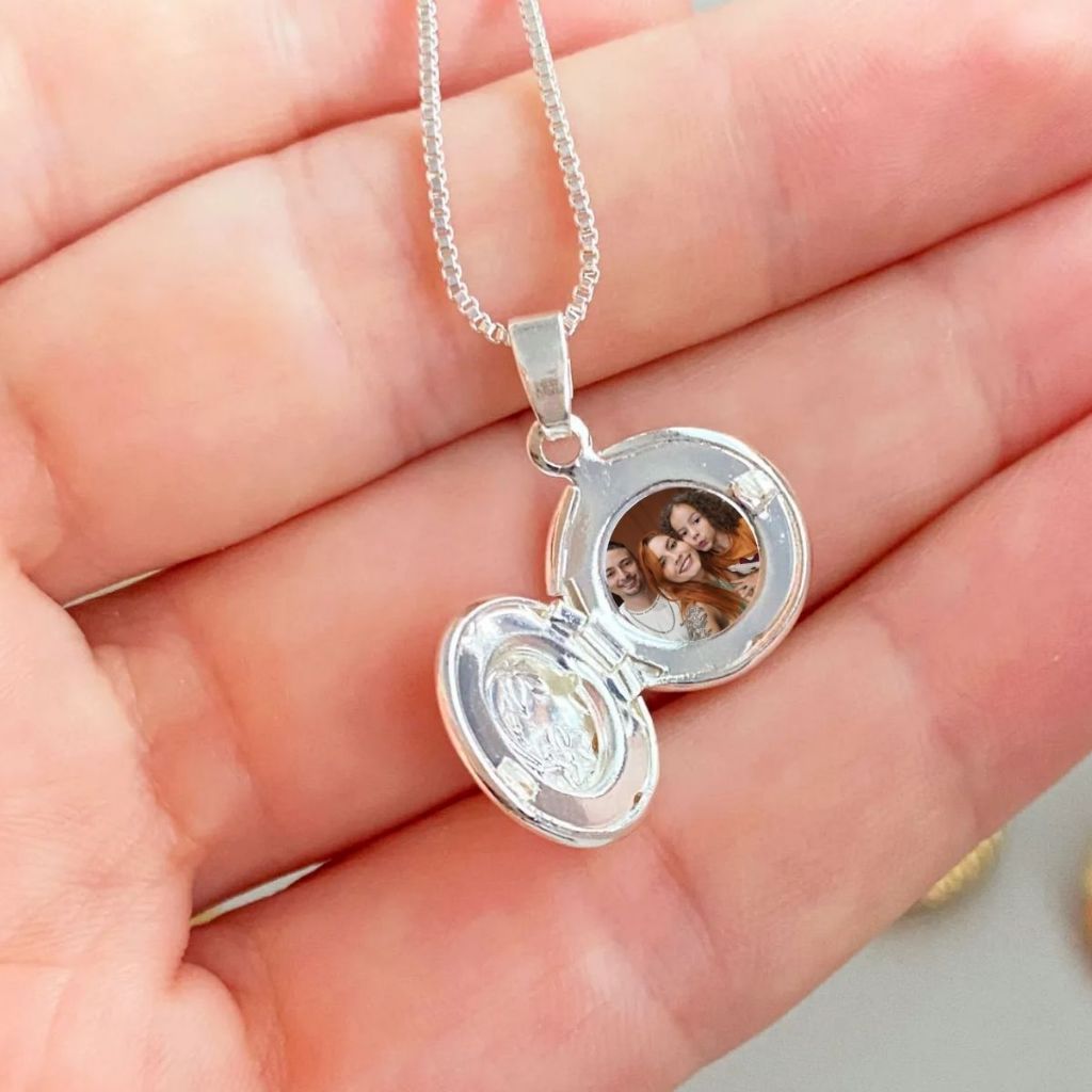 Relicário Prata 925 mini + Corrente 45cm + Fotos + Caixa folheado em Oferta na Shopee