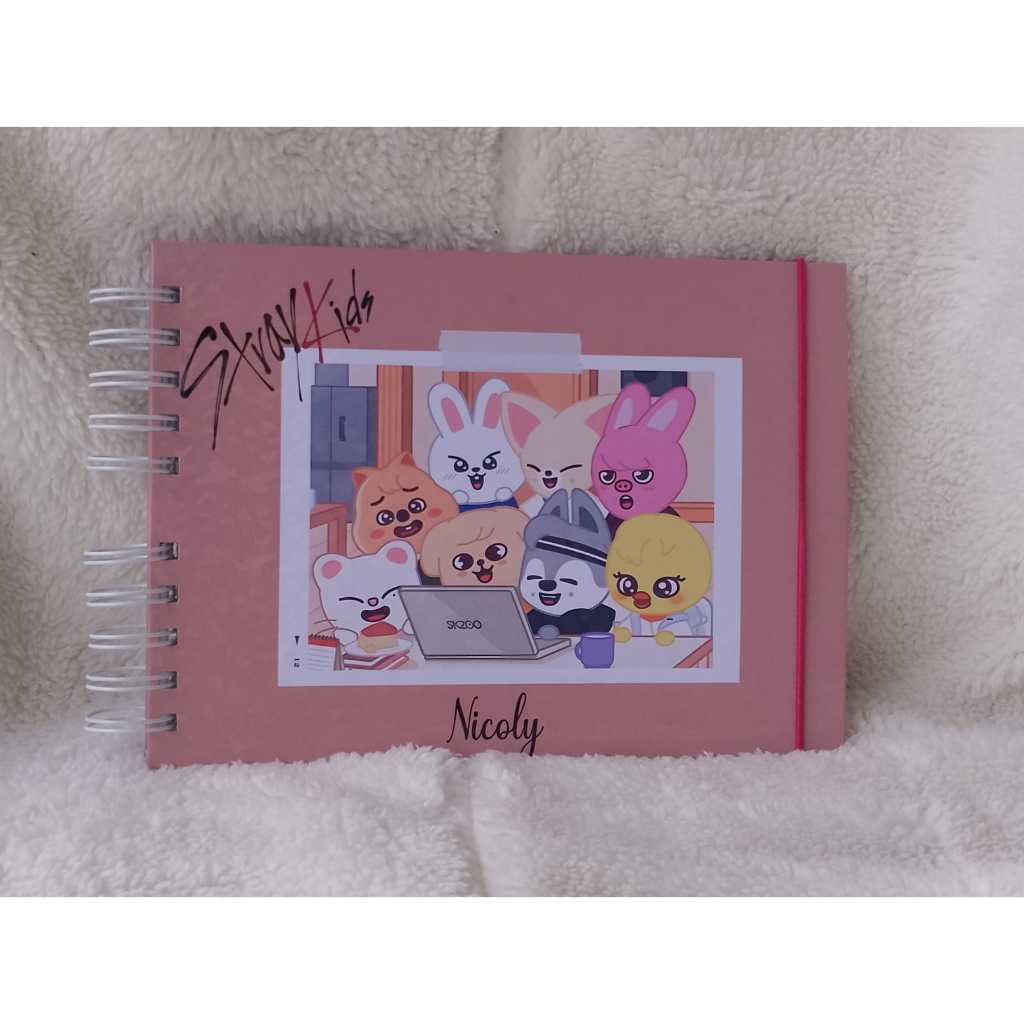 Livro para colorir CAPA DURA folha 120g, tema Skzoo Stray Kids