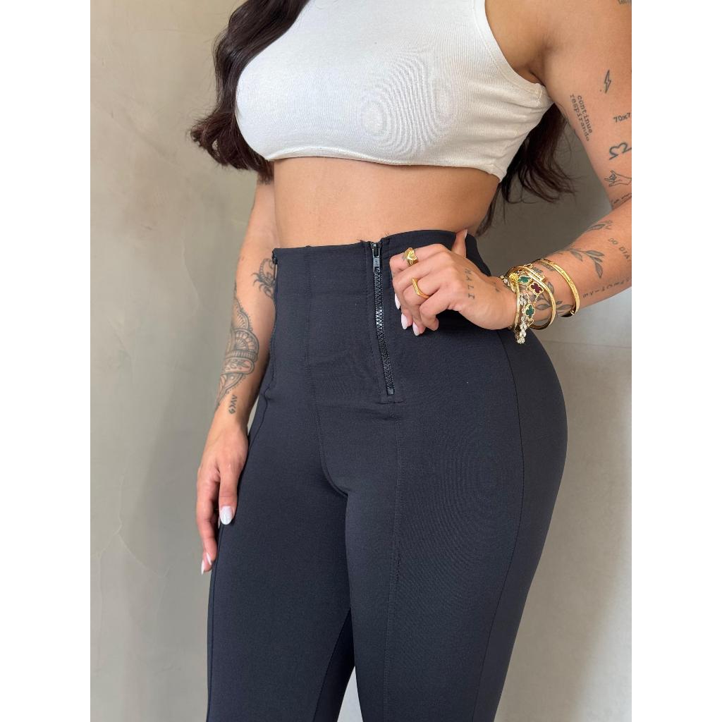 Calça Legging Montaria Forrada Dois Ziper na Frente Modela e Empina Bumbum
