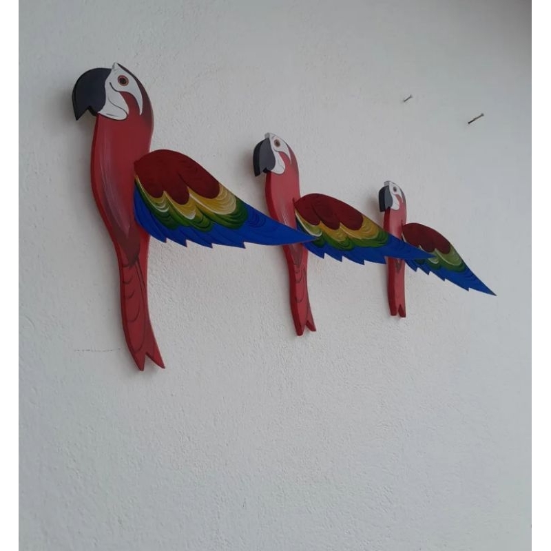 Trio de Araras Vermelhas em Madeira 3d Coloridas Decorativa Parede Varanda Casa de Praia Pequena Avaria — R$ 39,99 em Shopee