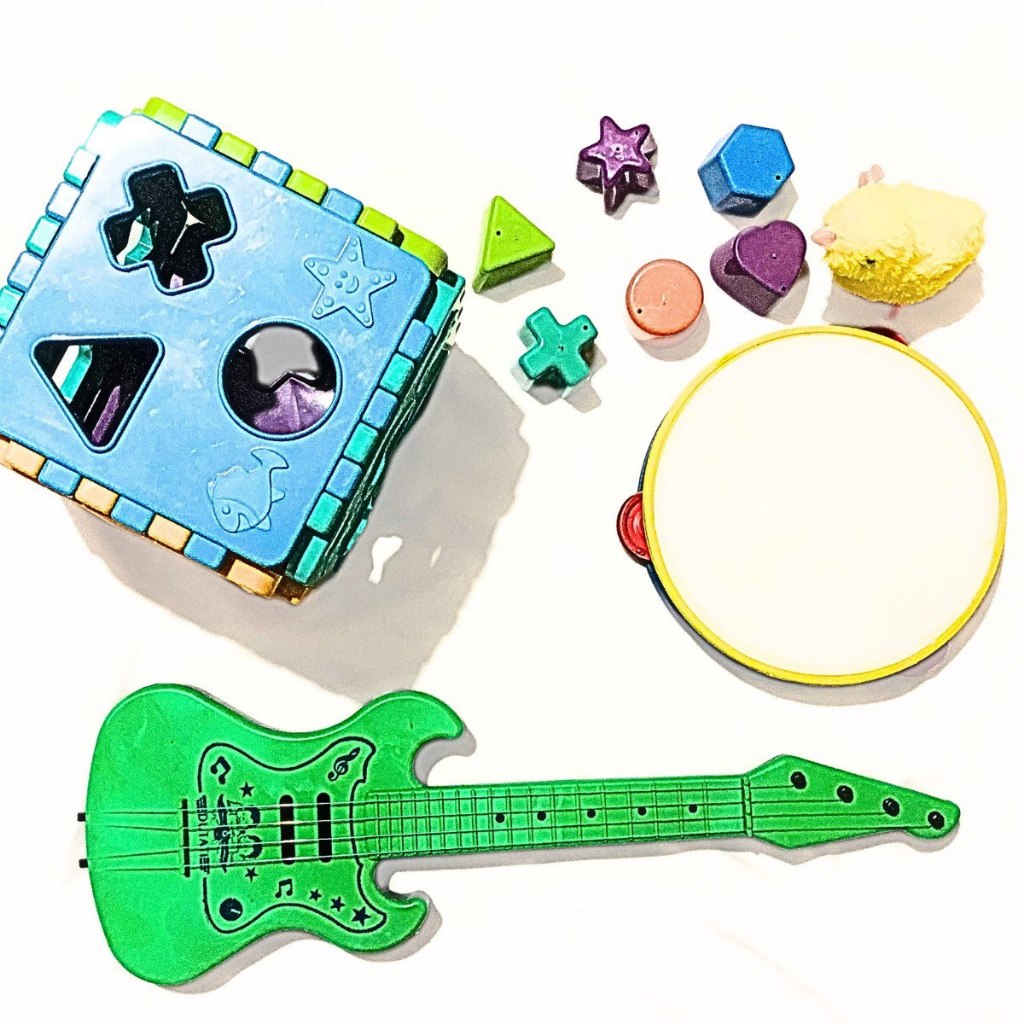 Brinquedo Infantil Guitarra Pandeiro Cubo Educativo Criança  4 Instrumentos  Pintinho Educacioonal
