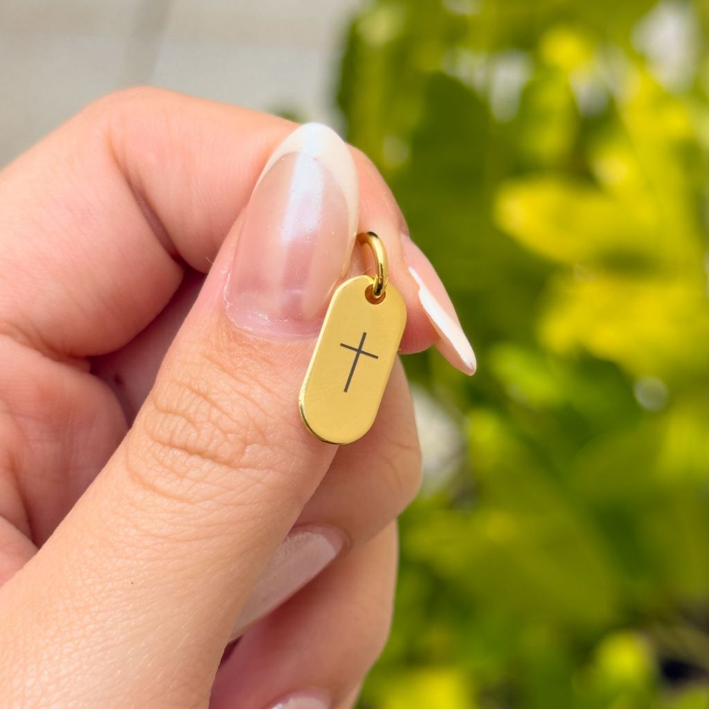 [ SEMI JOIA ] Pingente Personalizado Medalha Oval Gravação Data Nome Banhado a Ouro 18k Alto Padrão