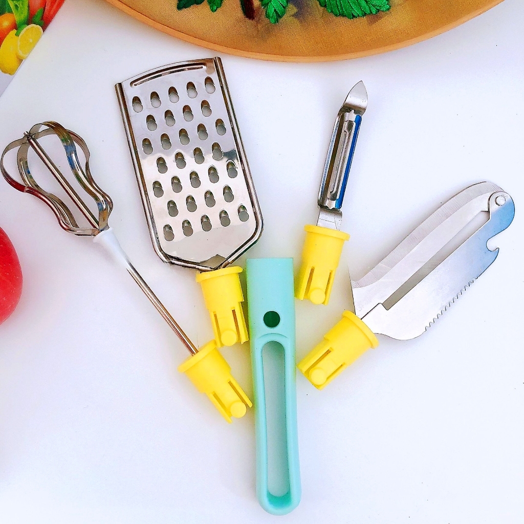 Kit Utensílios de Cozinha 4 em 1 Inox Descascador Cortador Ralador Batedor Boleador