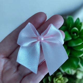Laço de Cetim nº5 Rosa Claro c/ Pérola 22mm – Personalizado p/ Casamento, Presente, Lembrança em Oferta na Shopee