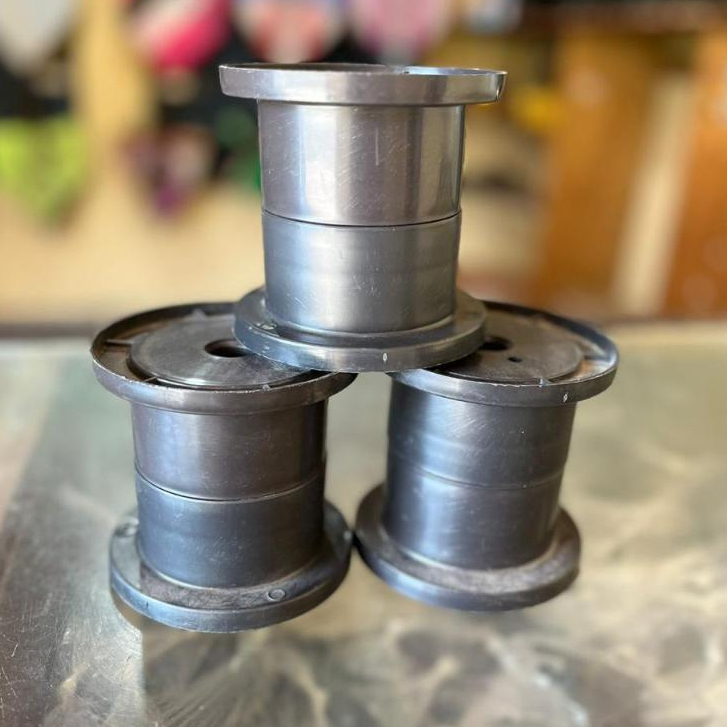 CARRETEL DE PLÁSTICO VÁZIO 500, 1000 ou 2000 JARDAS 25 UNIDADES em Oferta na Shopee