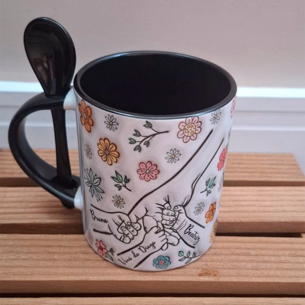 Caneca Personalizada Floral Dia Das Maes Segurando Mão da Mãe Segurando A Mão Da Vovó Com Efeito Inflado 3D