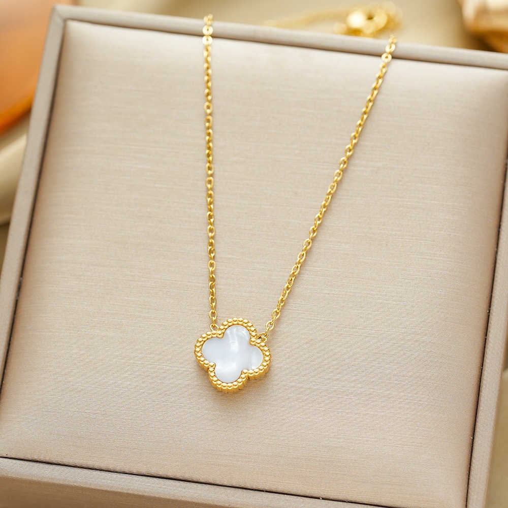 Colar de trevo 45+5CM, material de aço inoxidável, folheado de madrepérola, à prova d'água e de suor, não escurece em Oferta na Shopee