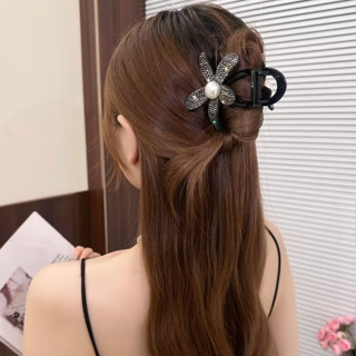 Presilha de cabelo de piranha em formato de flor com strass 8cm em Oferta na Shopee