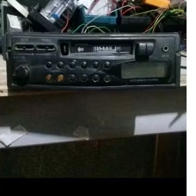 Rádio toca fitas (sucata)
