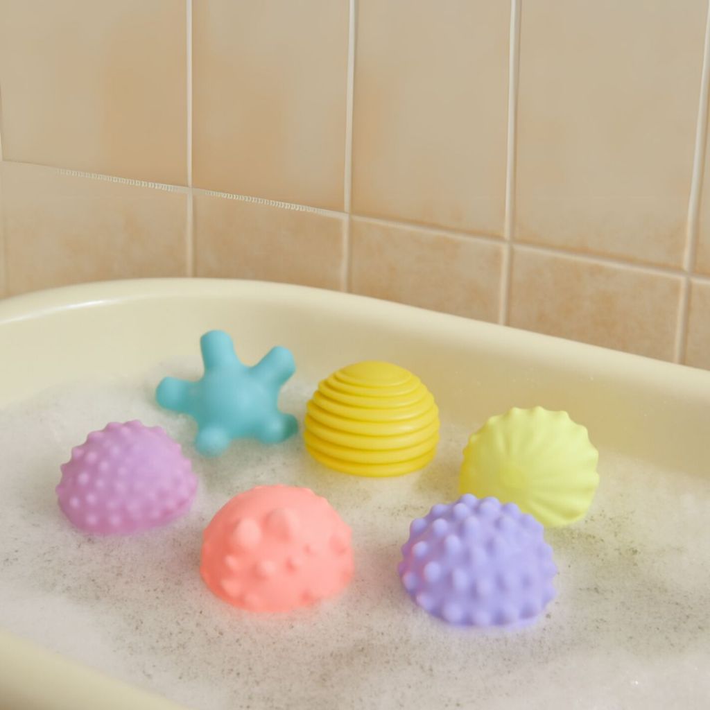 Bolinha Macia Mordedor Para Bebê Esferas Sensoriais Brinquedo Para Banho Com Apito em Oferta na Shopee