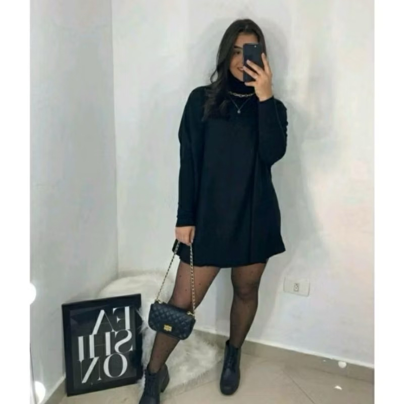 Vestido curto larguinho gola alta manga longa de inverno