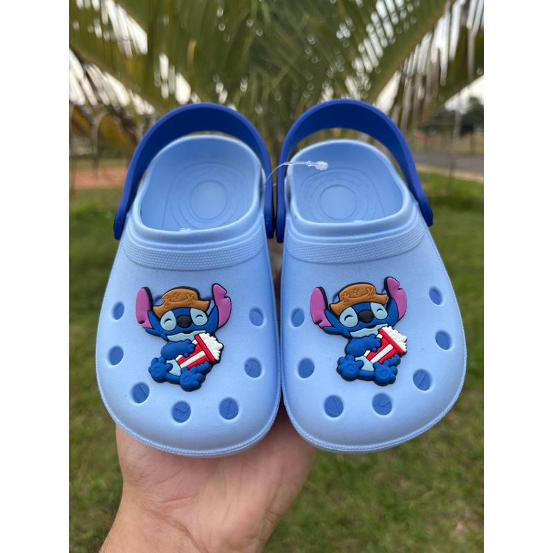 Sandália papete Babcuhe super confortável e macia com personagem stitch
