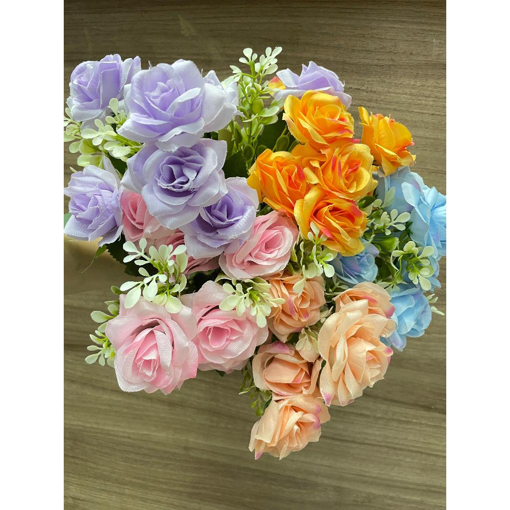 Buquê de Rosas Artificiais 31cm 7 Ramos 7 Flores para decorações de mesa, banheiro....../H0008 em Oferta na Shopee