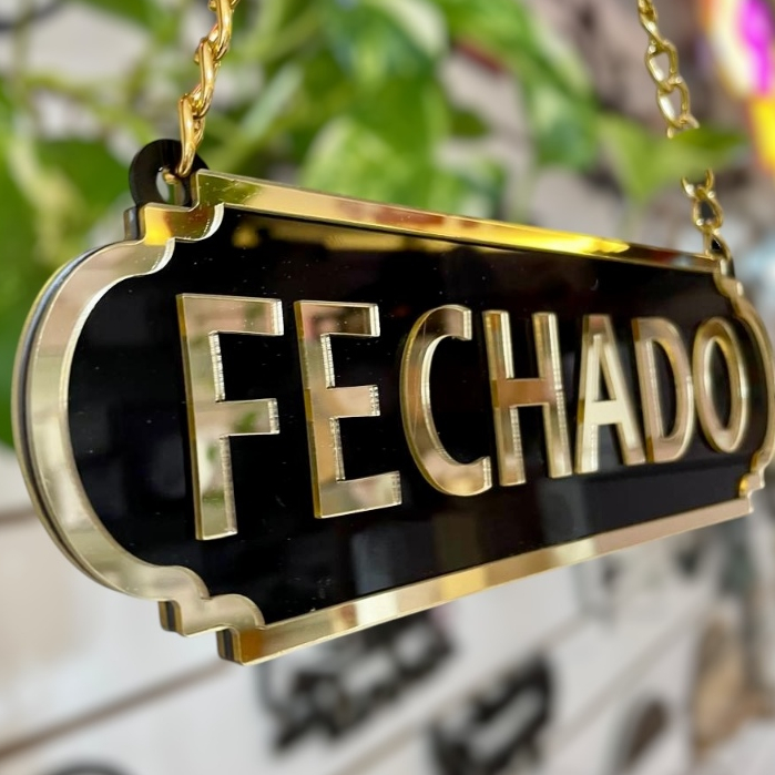 PLACA ABERTO E FECHADO EM ACRLICO ESPELHADO COM VENTOSA (ACOMPANHA VENTOSA) em Oferta na Shopee