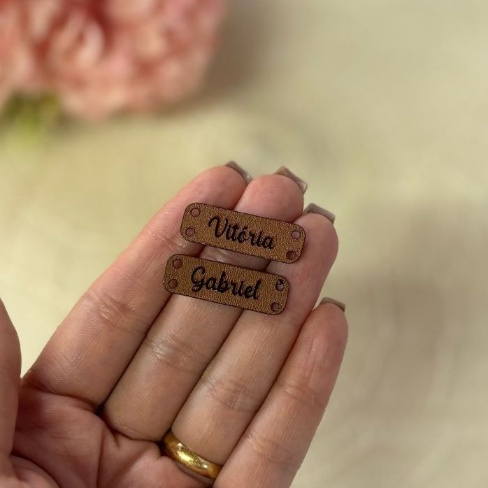 TAG COURINHO PERSONALIZADA COM NOME KIT COM 10 UNIDADES em Oferta na Shopee