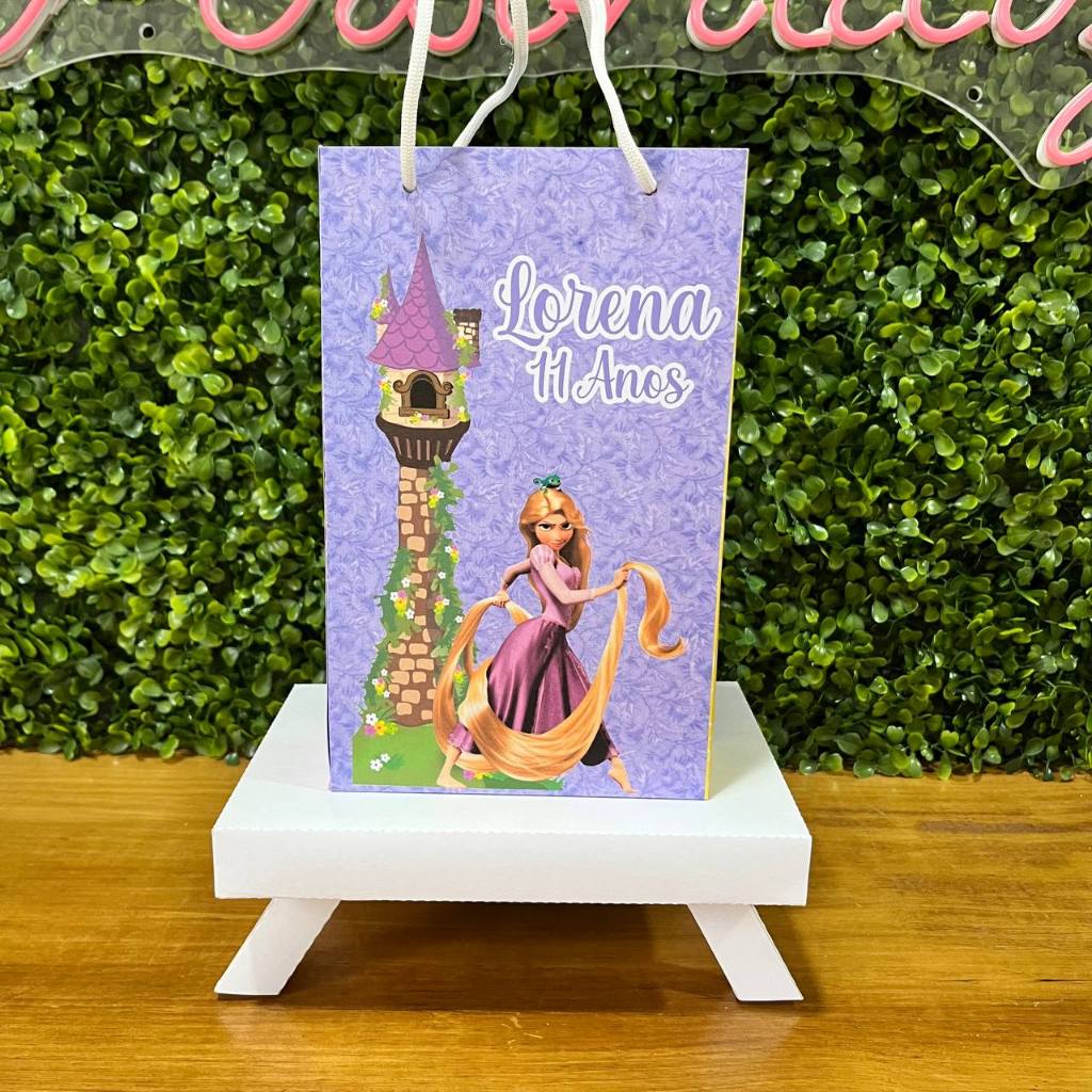 SACOLINHA PERSONALIZADA RAPUNZEL ENROLADOS - PEGUE E MONTE - TAMANHO (M)  Lembrancinha - Aniversário