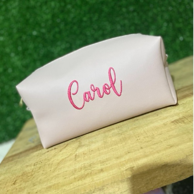 Necessaire personalizada para presente, madrinhas, debutantes ou uso próprio
