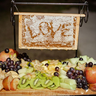 FAVO DE MEL MÉDIO COM MADEIRINHA MOLDURA em Oferta na Shopee