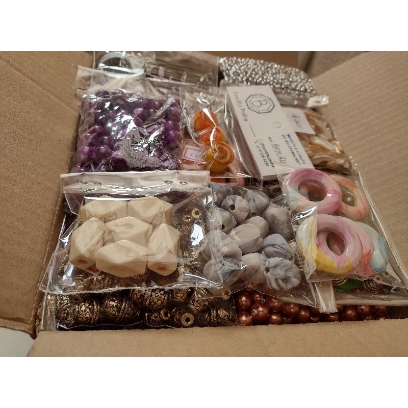 kit de 30 Pacotes de Pedrarias Variadas Bijuterias Artesanatos | Pedras Naturais Entremeios Pérolas Pingentes Muranos em Oferta na Shopee