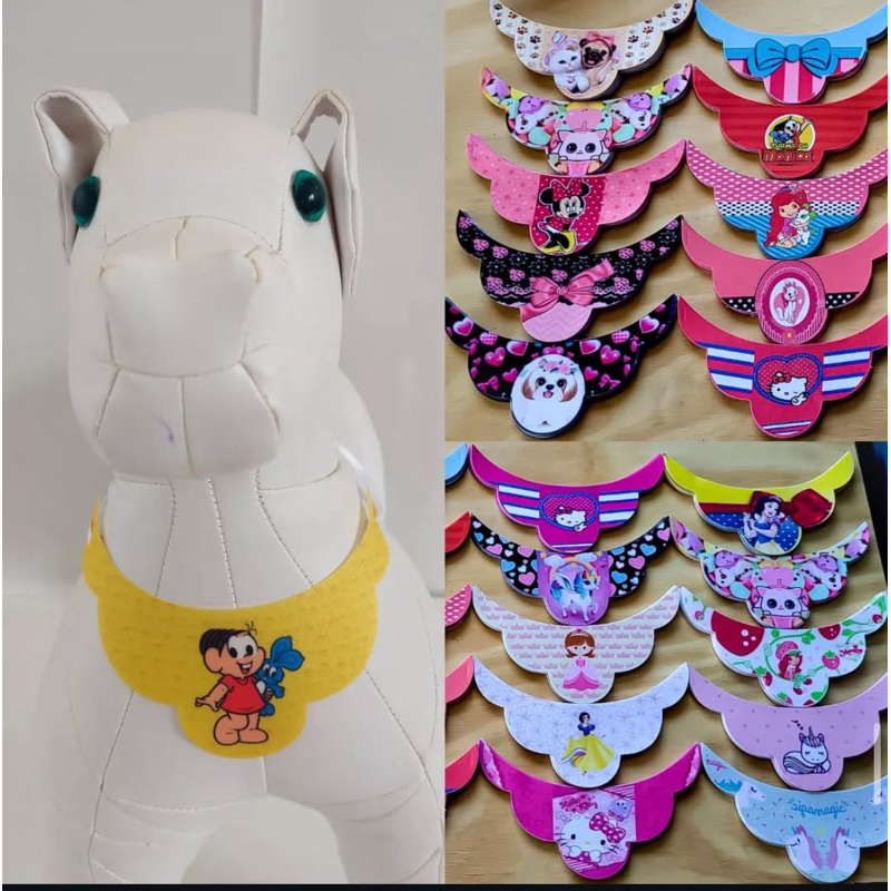 Gargantilha pet babador 20 unidades (estampas aleatórias) em Oferta na Shopee