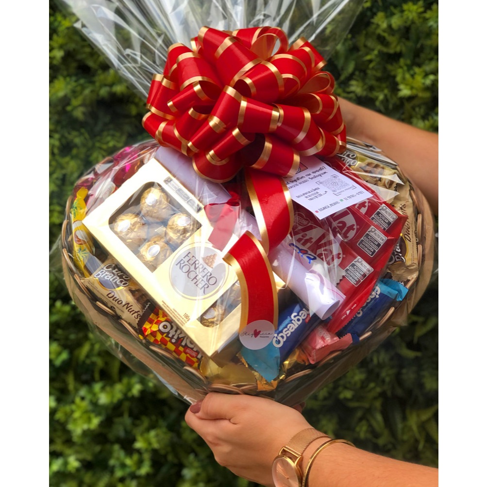 Cesta De Chocolate Em Formato De Coração | Com Lindo Laço - ideal para Aniversário, namoro e mais!