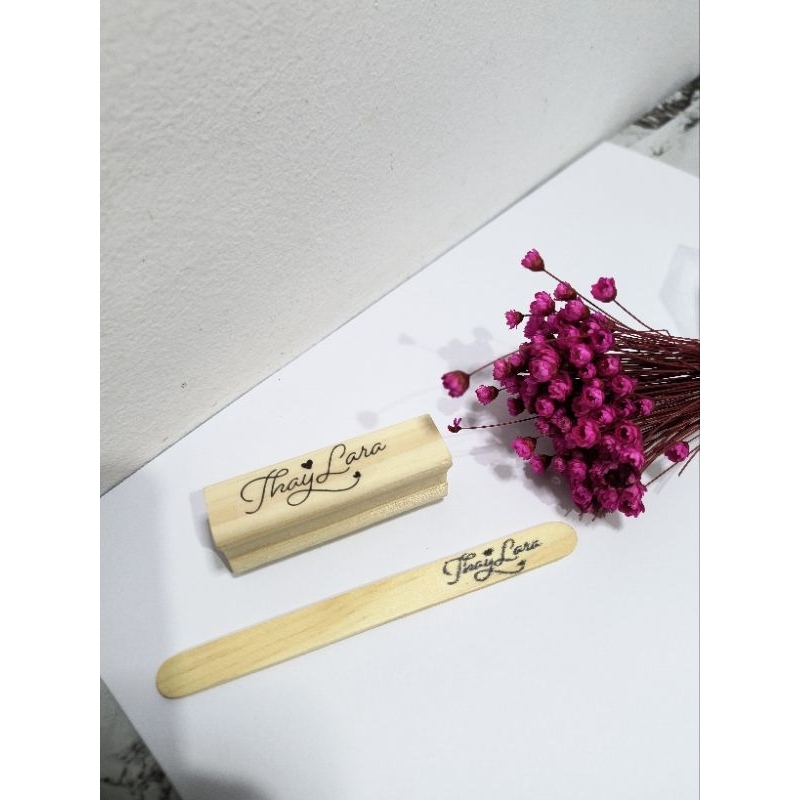 Carimbo personalizado para colher de madeira ou palito de picolé em Oferta na Shopee