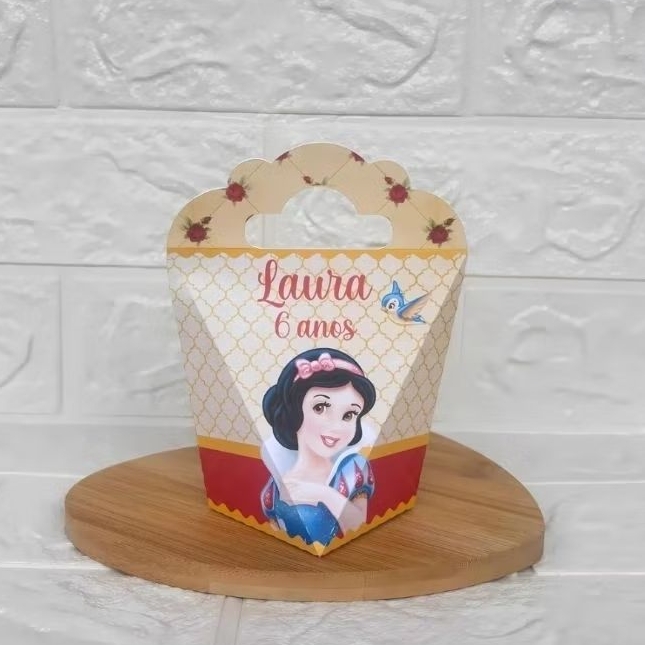 PEGUE E MONTE - Caixinha Coração Triangulove personalizada Branca de Neve -  Lembrancinhas -  Festa de Aniversário