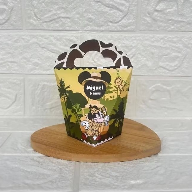 PEGUE E MONTE - Caixinha Coração Triangulove personalizada Mickey Safari -  Lembrancinhas -  Festa de Aniversário