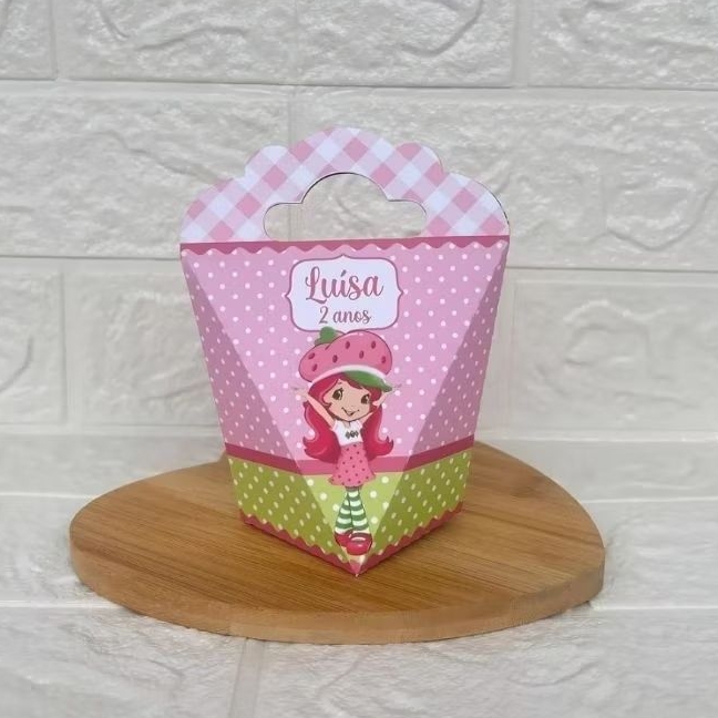 PEGUE E MONTE - Caixinha Coração Triangulove personalizada Moranguinho -  Lembrancinhas -  Festa de Aniversário