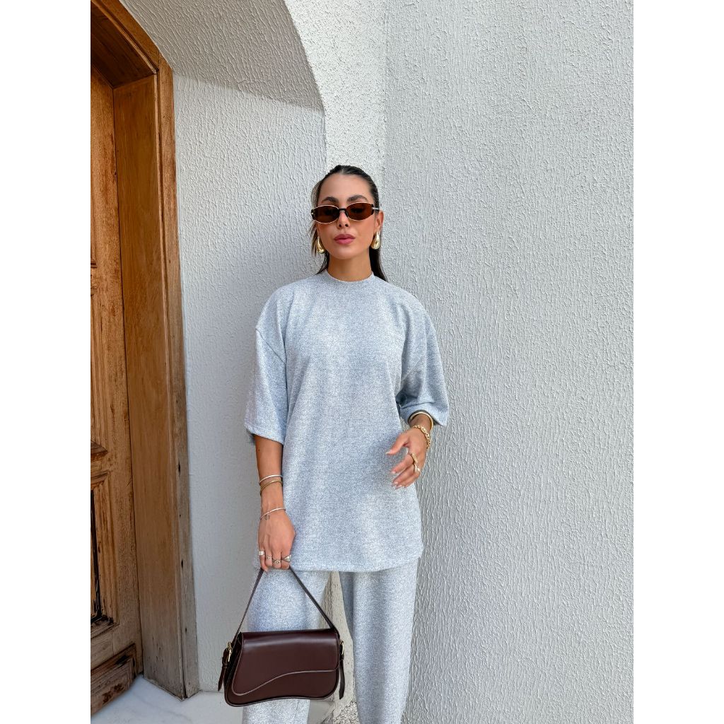 Conjunto Selma T Shirt Comprida e Bem Estilosa ,Calca Pantalona  cos alto bolso na frente