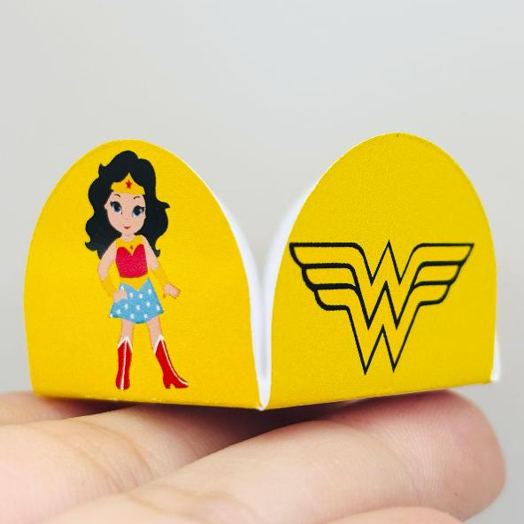 Forminha Personalizada Temática para festa | Doce Brigadeiro | Aniversario | MULHER MARAVILHA