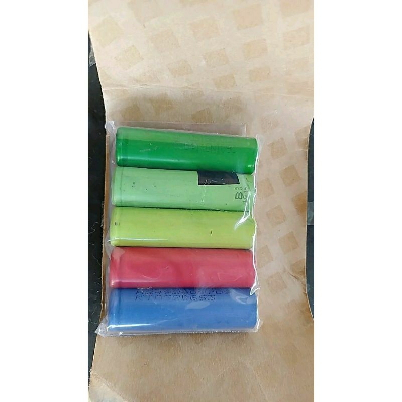 5 células 1865O 4.2  volts  recarregavel Som lanterna OFERTA