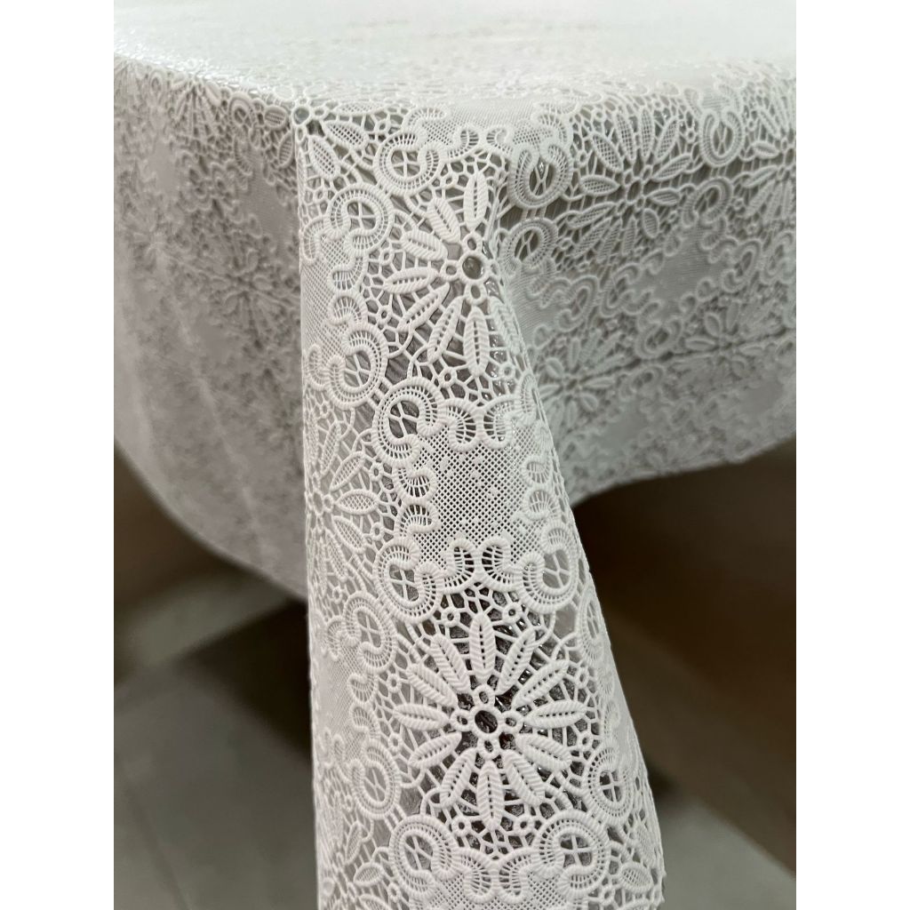 Toalha de Mesa Estilo Renda em PVC 3 Tamanhos Diferentes Estampa em Relevo Impermeável Sofisticada