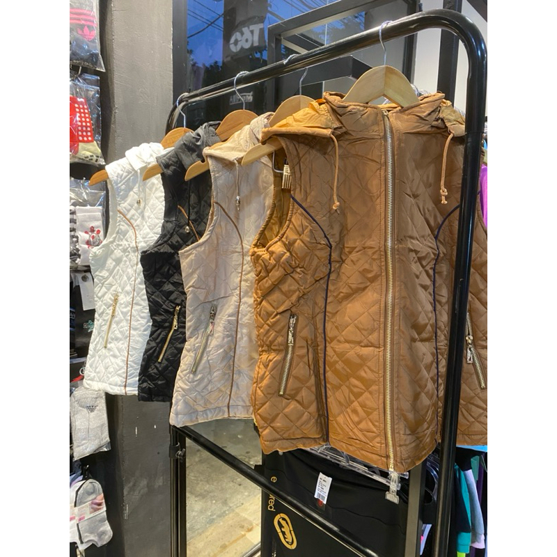 Colete Feminino Forrado Capuz Removível