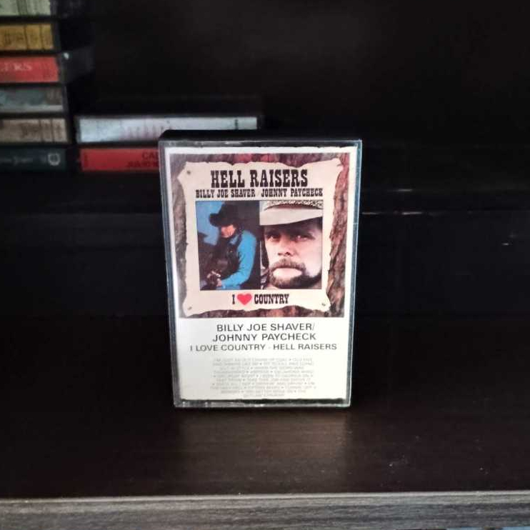 FITA CASSETE -  BILLY JOE/JOHNNY PAYCHECK - HELL RAISERS/I LOVE COUNTRY