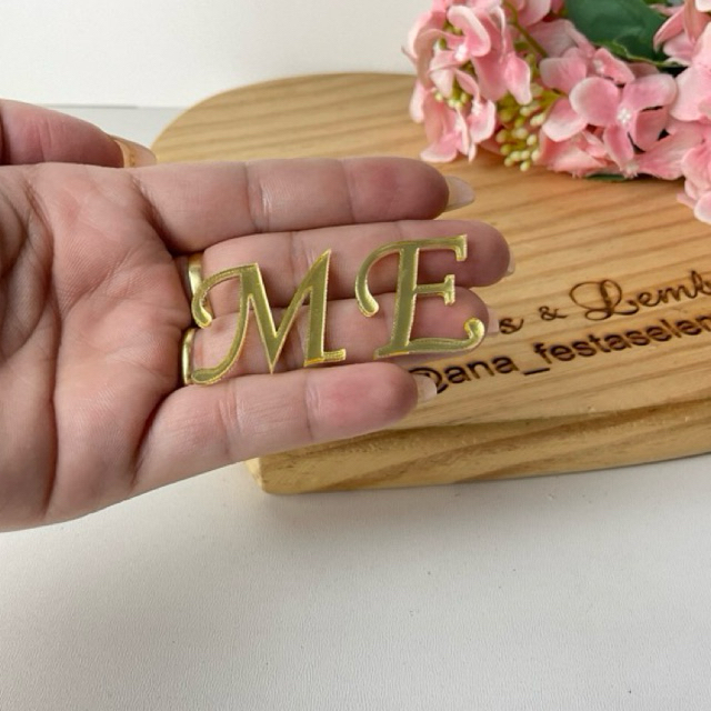 Aplique 10 Inicial Acrílico Espelhado de Luxo- 2,5cm Letra Acrilico Dourado Espelhado 2 ,5cm - kit 10 Unidades