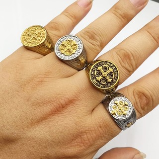Anel São Bento Cravejado Com Medalha Cruz De Dedeira Masculino Em Aço Inoxidável Banhado A Ouro 18k