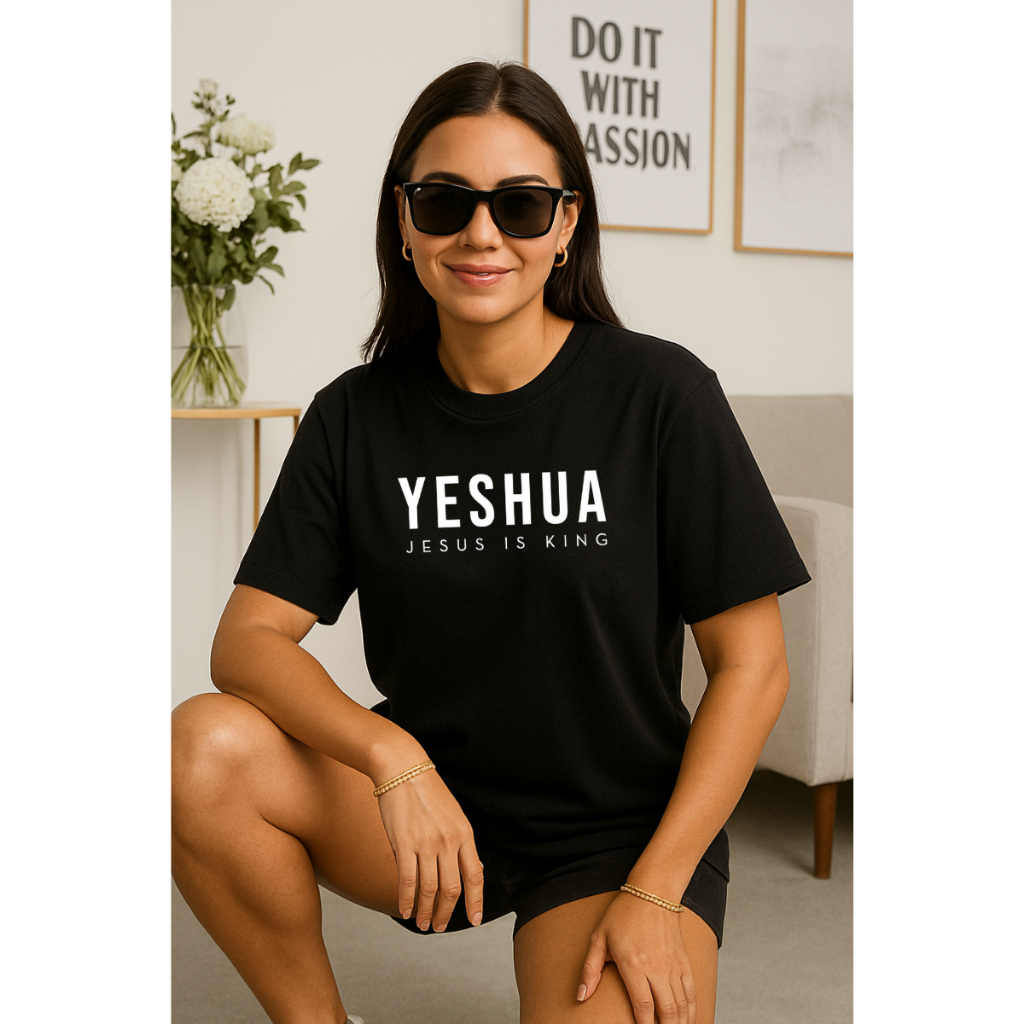 Camiseta Feminina Oversized Yeshua Jesus Is King Moda Evangélica Streetwear Malha Algodão Estilo Academia Treino Passeio